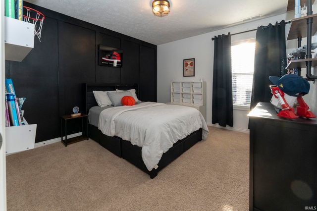 4931 Overland Drive, Newburgh, IN 47630