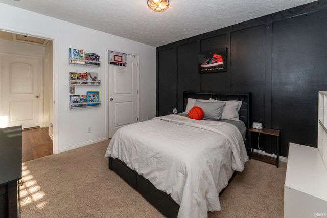 4931 Overland Drive, Newburgh, IN 47630