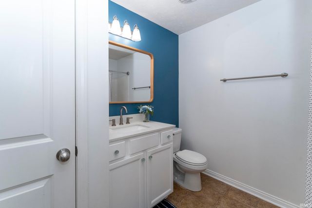 4931 Overland Drive, Newburgh, IN 47630