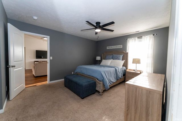 4931 Overland Drive, Newburgh, IN 47630