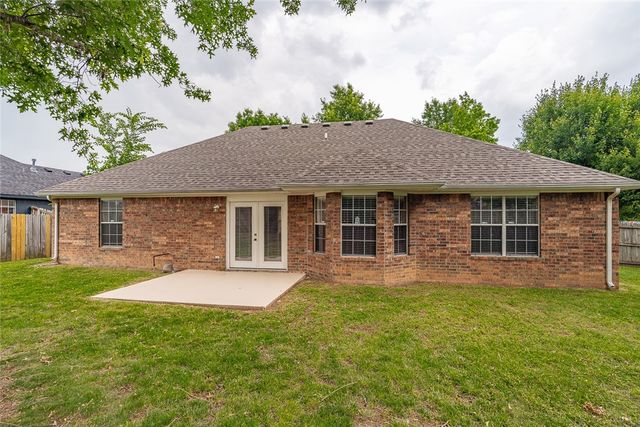 2811 Essex Place, Springdale, AR 72762