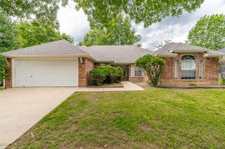 2811 Essex Place, Springdale, AR 72762