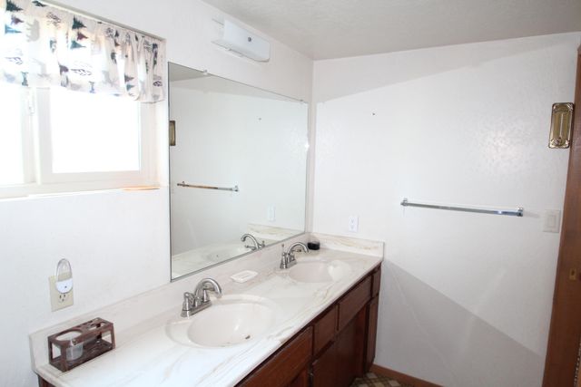 57941 Summit Drive, Ponderosa, CA 93265