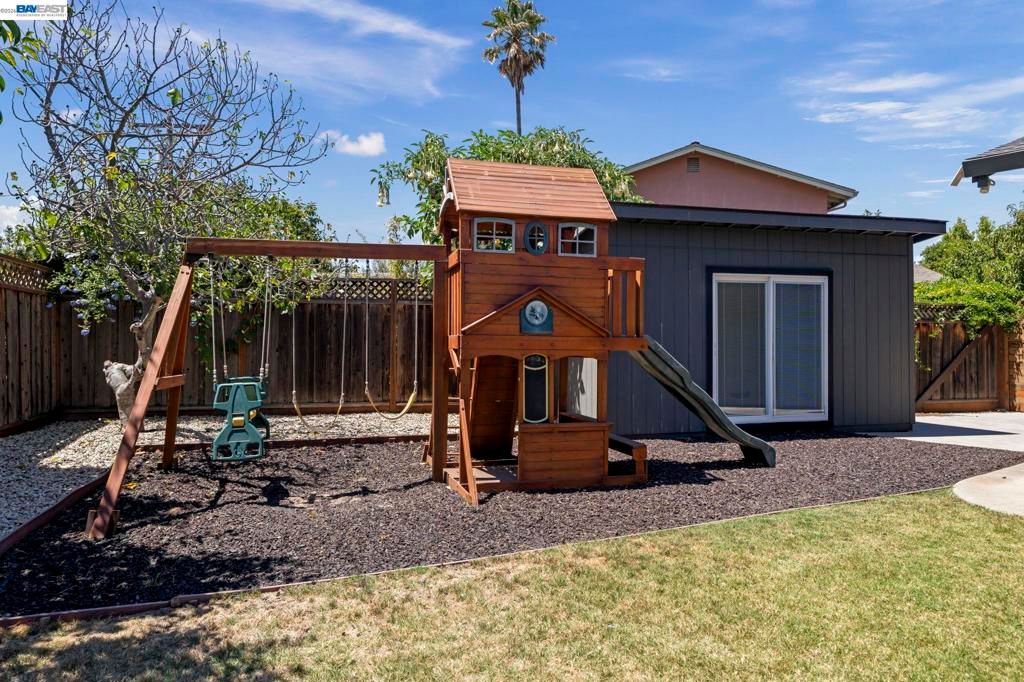 Image 22 of property listing at 2162 Lakewood Ct, San Jose, CA 95132