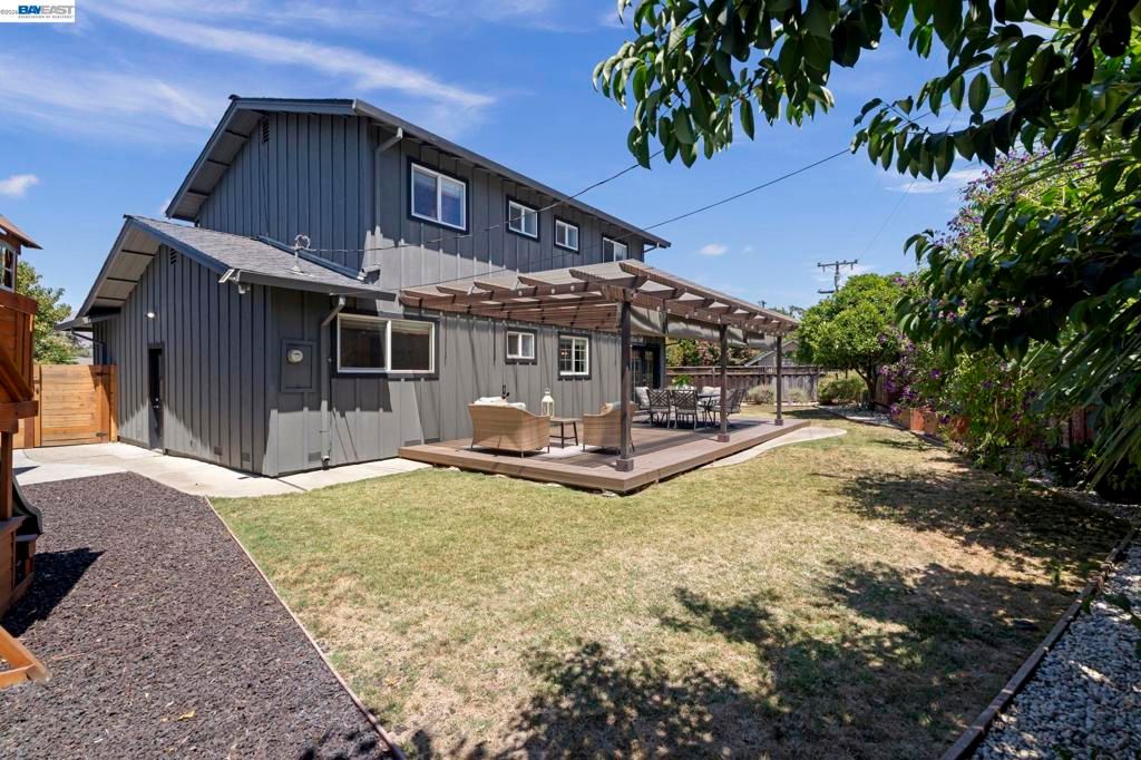 Image 25 of property listing at 2162 Lakewood Ct, San Jose, CA 95132