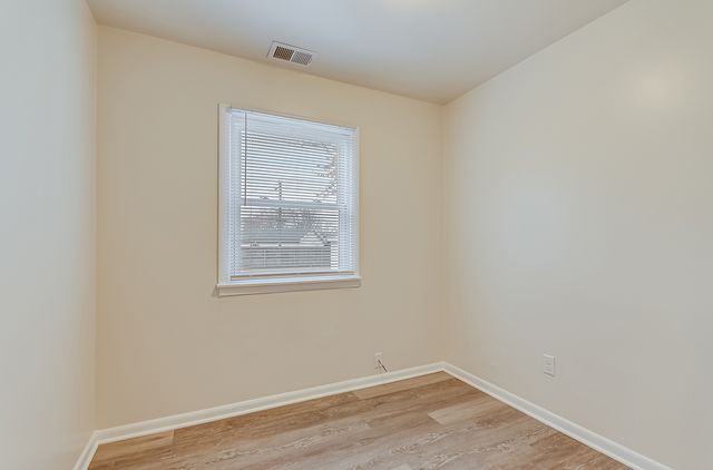 2414 Emlong Street, Joliet, IL 60435