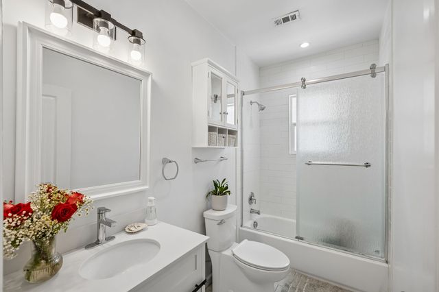1008 S Oak Cliff Boulevard, Dallas, TX 75208