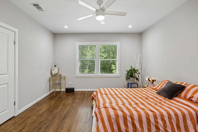 1008 S Oak Cliff Boulevard, Dallas, TX 75208