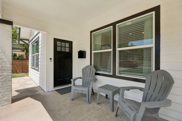 1008 S Oak Cliff Boulevard, Dallas, TX 75208