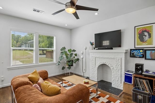 1008 S Oak Cliff Boulevard, Dallas, TX 75208