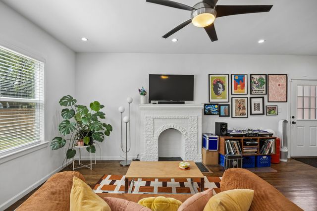 1008 S Oak Cliff Boulevard, Dallas, TX 75208