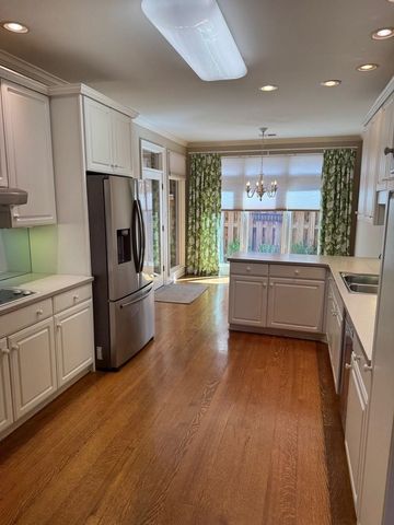 1020 HUMPHREY OAKS CIR, Memphis, TN 38120