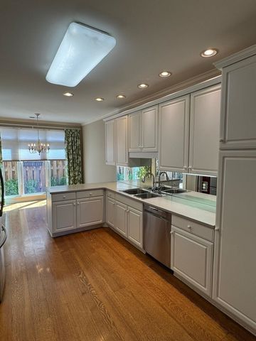 1020 HUMPHREY OAKS CIR, Memphis, TN 38120