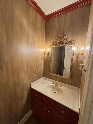 1020 HUMPHREY OAKS CIR, Memphis, TN 38120