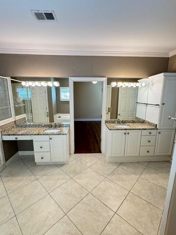 1020 HUMPHREY OAKS CIR, Memphis, TN 38120