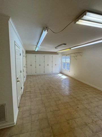 1020 HUMPHREY OAKS CIR, Memphis, TN 38120