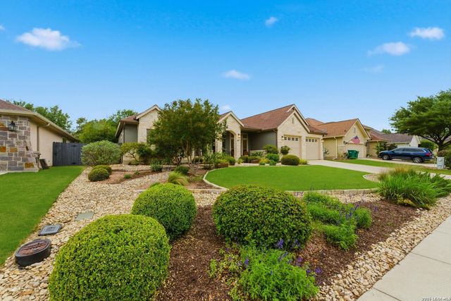 429 English Oaks Cir, Boerne, TX 78006