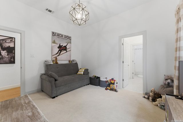 429 English Oaks Cir, Boerne, TX 78006