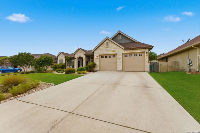429 English Oaks Cir, Boerne, TX 78006