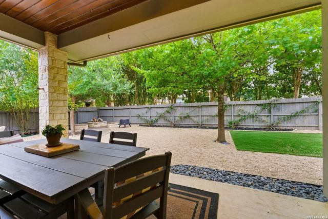 429 English Oaks Cir, Boerne, TX 78006