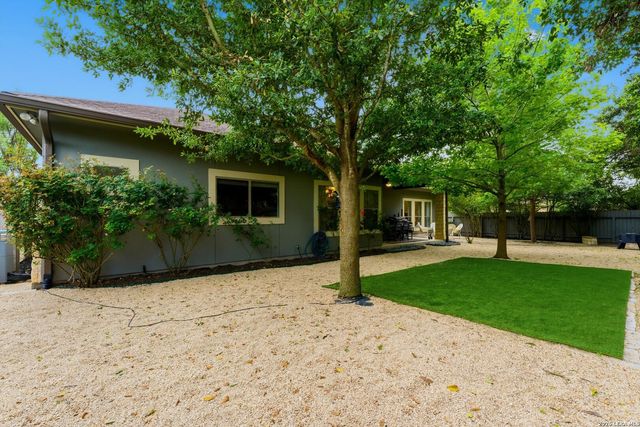 429 English Oaks Cir, Boerne, TX 78006