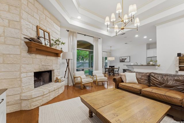 429 English Oaks Cir, Boerne, TX 78006