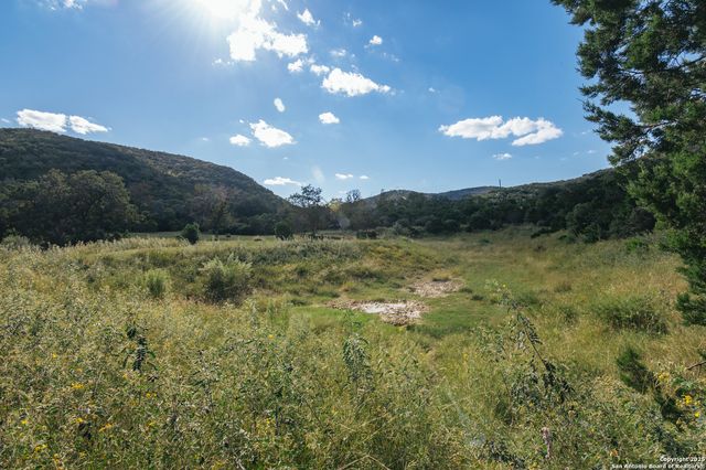 2581 Patterson Creek Road, Leakey, TX 78873