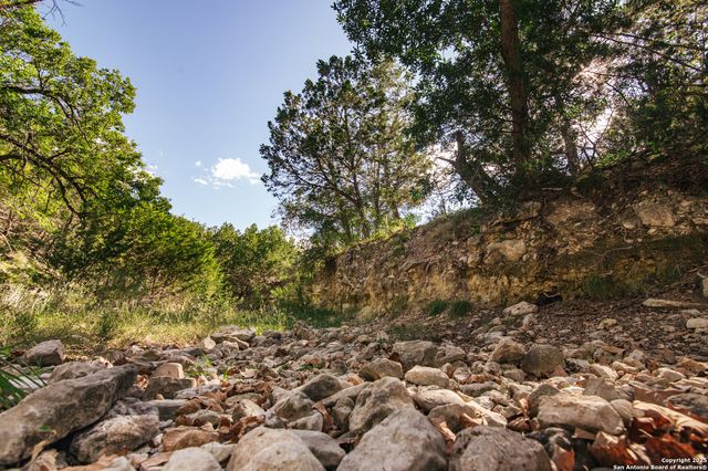 2581 Patterson Creek Road, Leakey, TX 78873