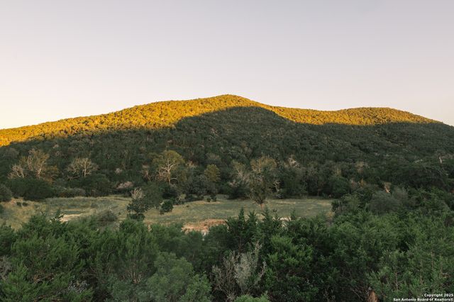 2581 Patterson Creek Road, Leakey, TX 78873