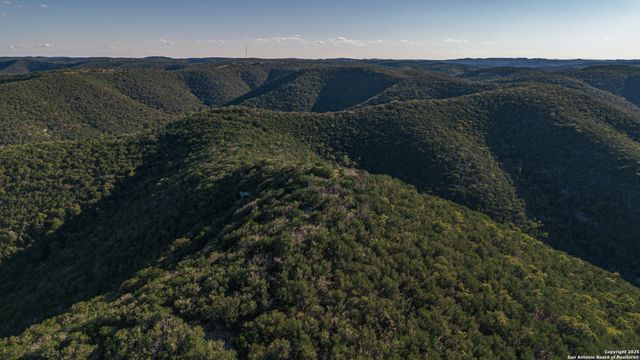 2581 Patterson Creek Road, Leakey, TX 78873