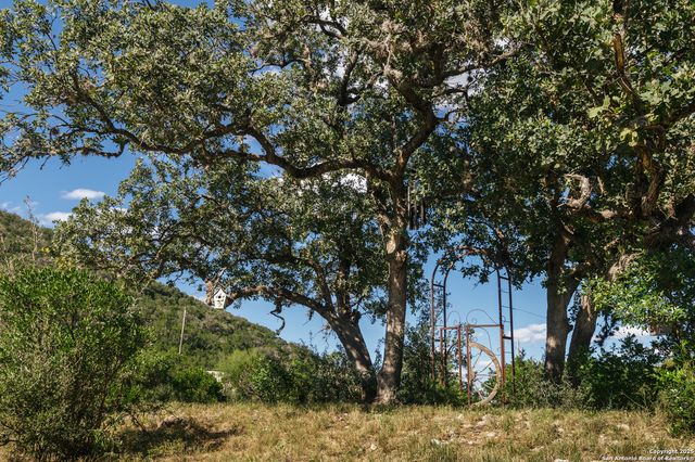 2581 Patterson Creek Road, Leakey, TX 78873