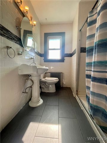 2010 Niagara Street, Niagara Falls, NY 14303