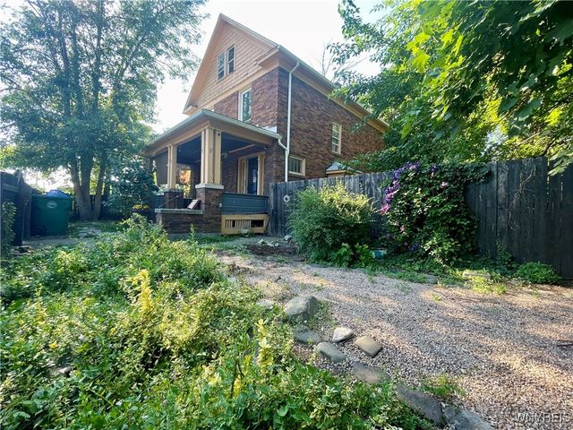 2010 Niagara Street, Niagara Falls, NY 14303