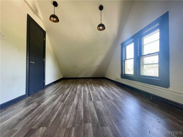 2010 Niagara Street, Niagara Falls, NY 14303