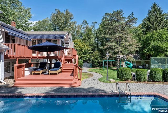 24 Vanderbeck Lane, Mahwah, NJ 07430