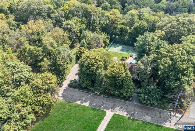 24 Vanderbeck Lane, Mahwah, NJ 07430