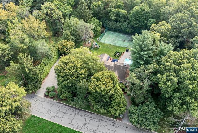 24 Vanderbeck Lane, Mahwah, NJ 07430