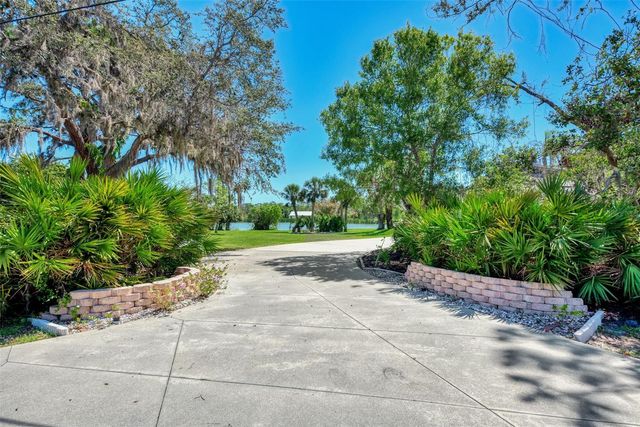 5885 DENISON DRIVE, Venice, FL 34293