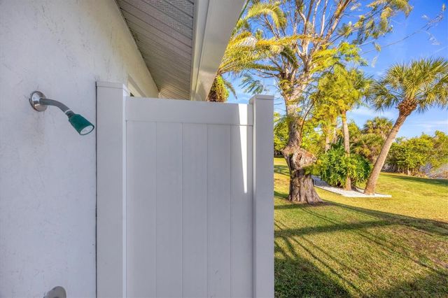 5885 DENISON DRIVE, Venice, FL 34293