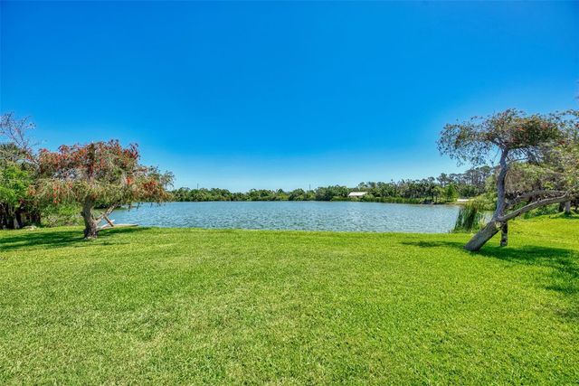 5885 DENISON DRIVE, Venice, FL 34293