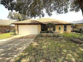 1031 Boston Boulevard, Bedford, TX 76022