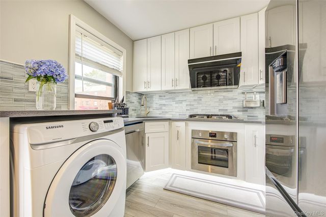 199-21 19th Avenue 2-161, Whitestone, NY 11357
