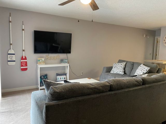 400 Cambridge Cir, Murrells Inlet, SC 29576