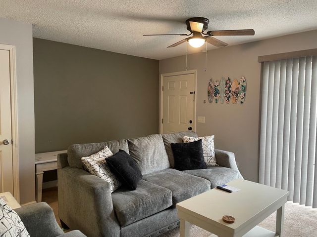 400 Cambridge Cir, Murrells Inlet, SC 29576