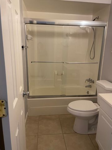 400 Cambridge Cir, Murrells Inlet, SC 29576