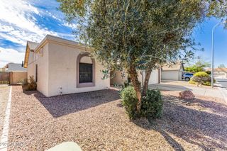 10115 W MEDLOCK Drive, Glendale, AZ 85307