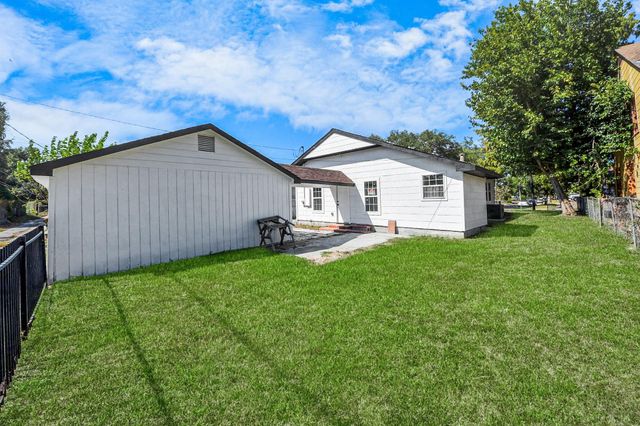 3321 Michigan Street, Baytown, TX 77520