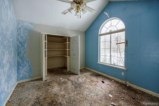 4394 N Center Road, Flint, MI 48506