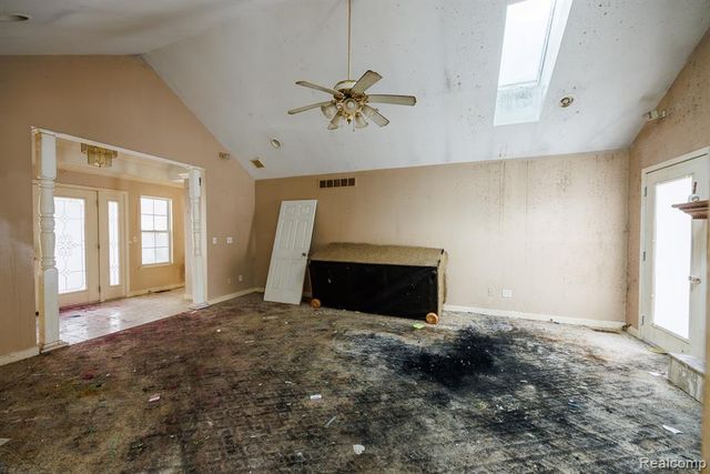 4394 N Center Road, Flint, MI 48506