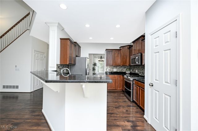 1008 Dalby Circle, Uniontown, OH 44685